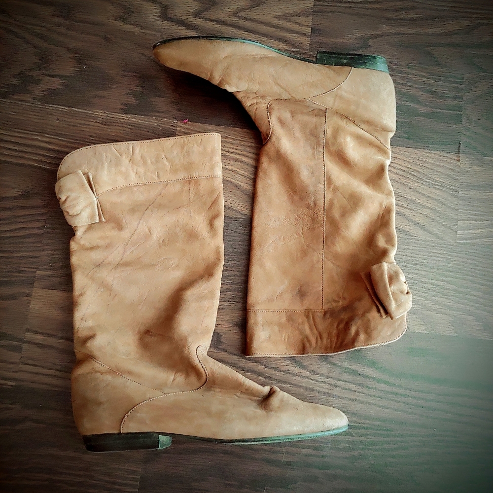 CLICKS Womens Tan Leather Boots with Bow Accent